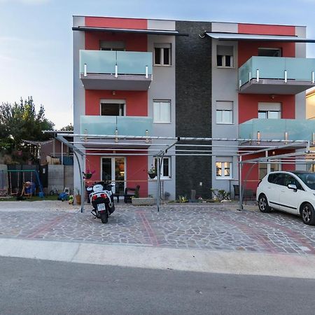Apartments And Rooms With Parking Space Grebastica, Sibenik - 17831 Экстерьер фото