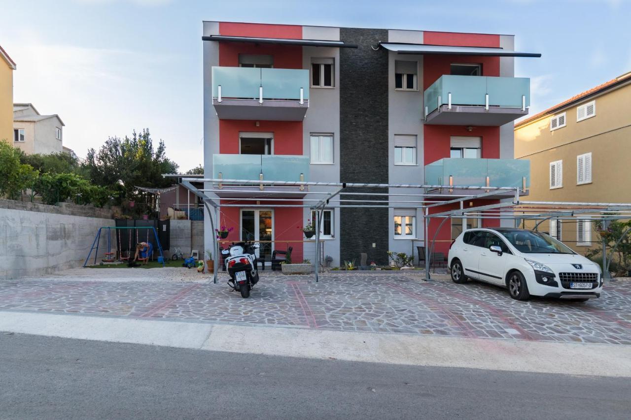 Apartments And Rooms With Parking Space Grebastica, Sibenik - 17831 Экстерьер фото