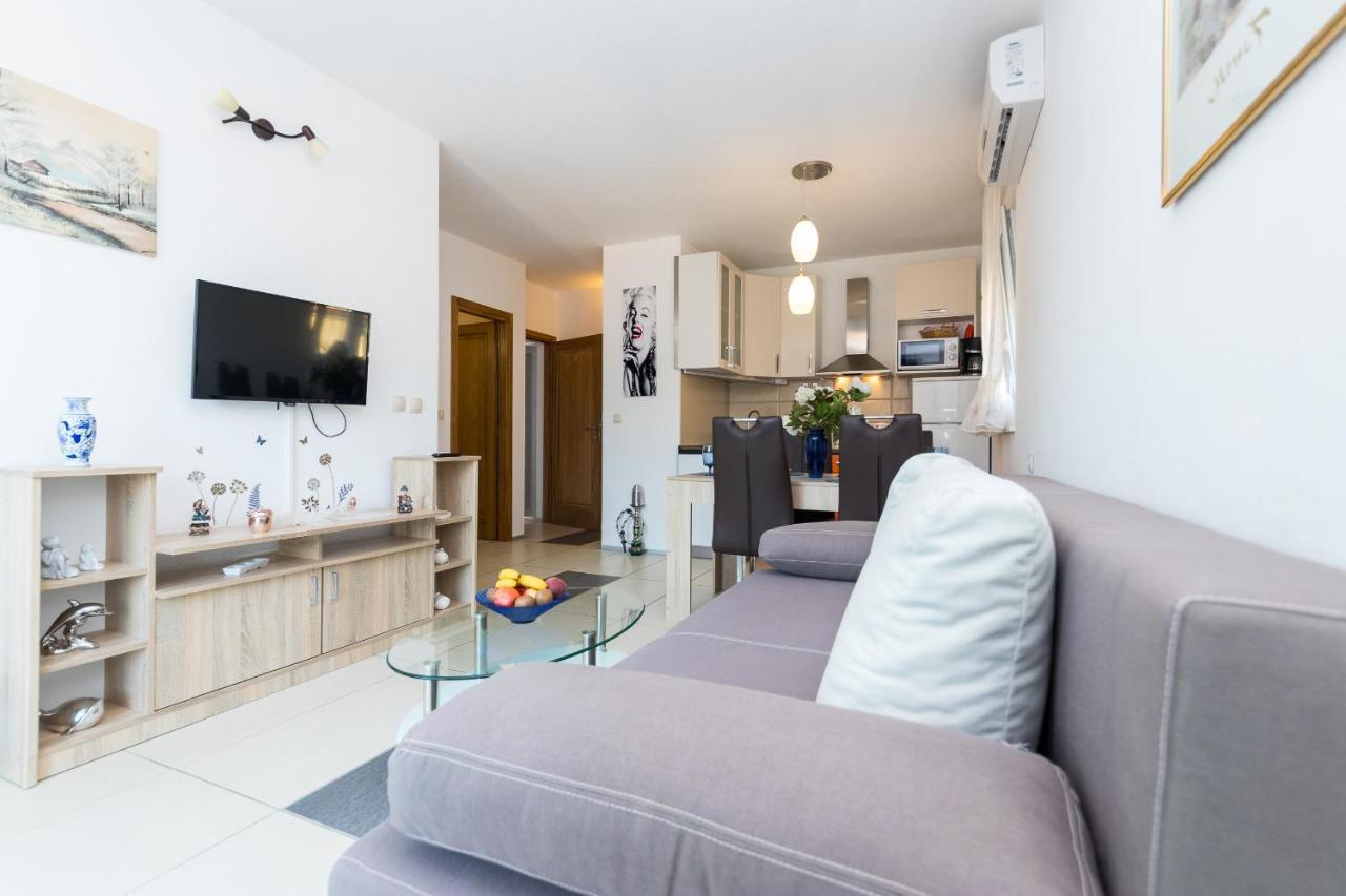 Apartments And Rooms With Parking Space Grebastica, Sibenik - 17831 Экстерьер фото