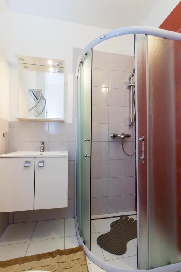 Apartments And Rooms With Parking Space Grebastica, Sibenik - 17831 Экстерьер фото