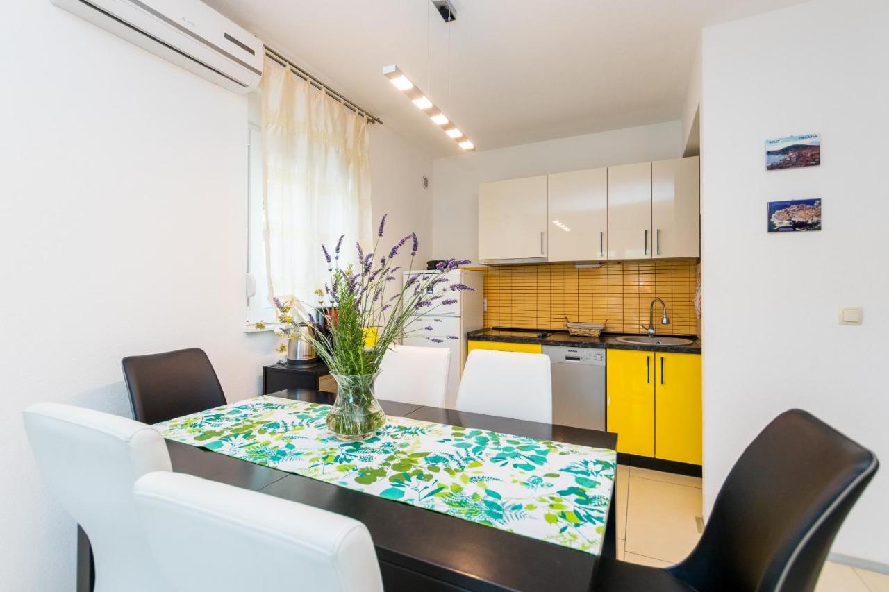 Apartments And Rooms With Parking Space Grebastica, Sibenik - 17831 Экстерьер фото