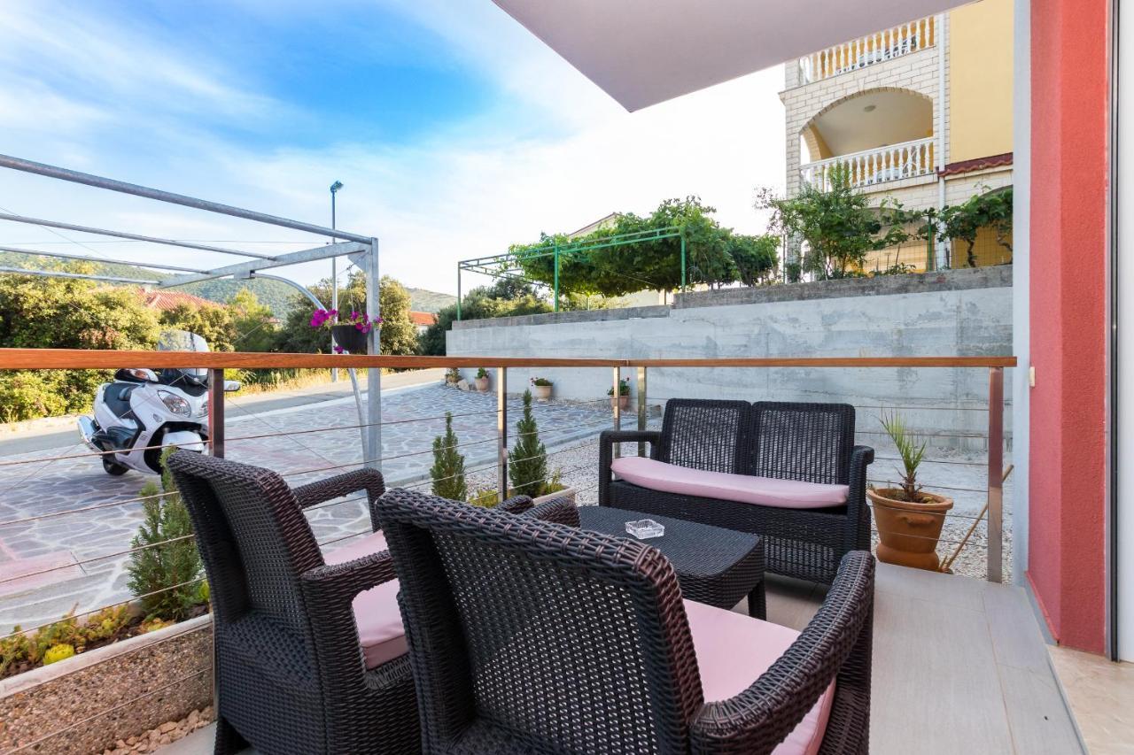 Apartments And Rooms With Parking Space Grebastica, Sibenik - 17831 Экстерьер фото