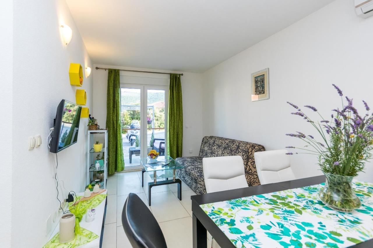 Apartments And Rooms With Parking Space Grebastica, Sibenik - 17831 Экстерьер фото