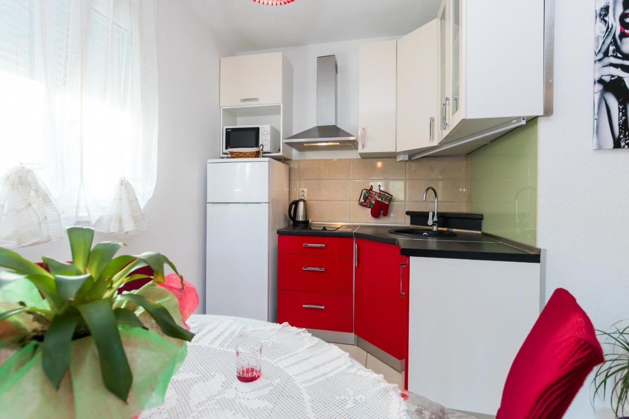 Apartments And Rooms With Parking Space Grebastica, Sibenik - 17831 Экстерьер фото