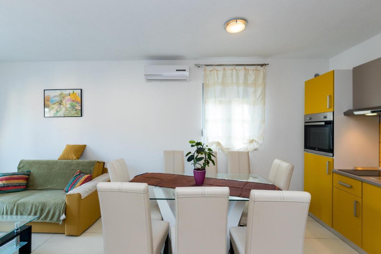 Apartments And Rooms With Parking Space Grebastica, Sibenik - 17831 Экстерьер фото